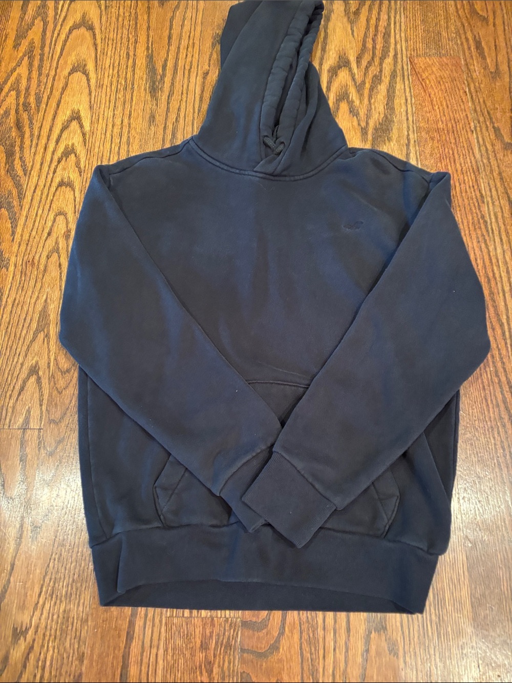 Hollister Men's Black Crewneck Hoodie